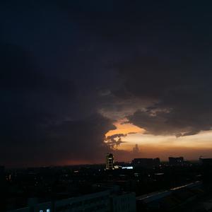 修女被❌❌吸乳
