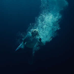 修女被❌❌吸乳
