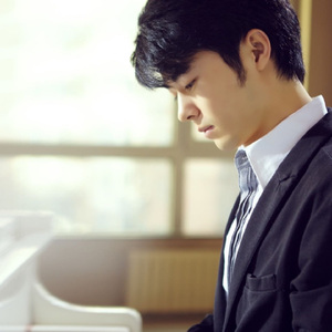 修女被❌❌吸乳
