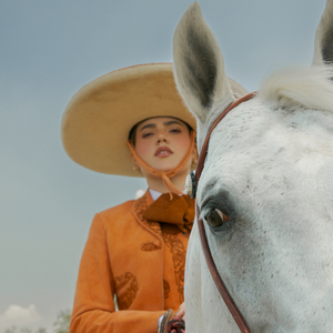 修女被❌❌吸乳
